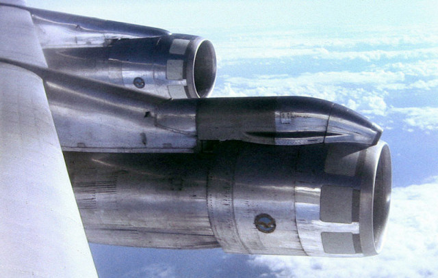 707 turbojet engine