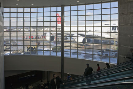 747 at Detroit International Airport